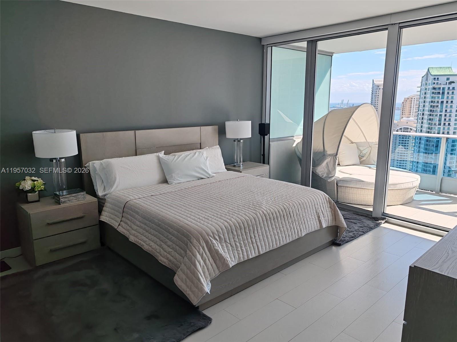 200 Biscayne Boulevard Way #3907, Miami FL 33131