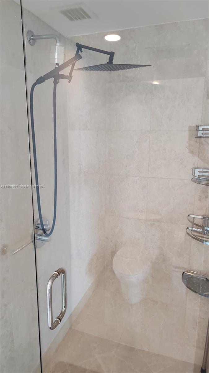 200 Biscayne Boulevard Way #3907, Miami FL 33131