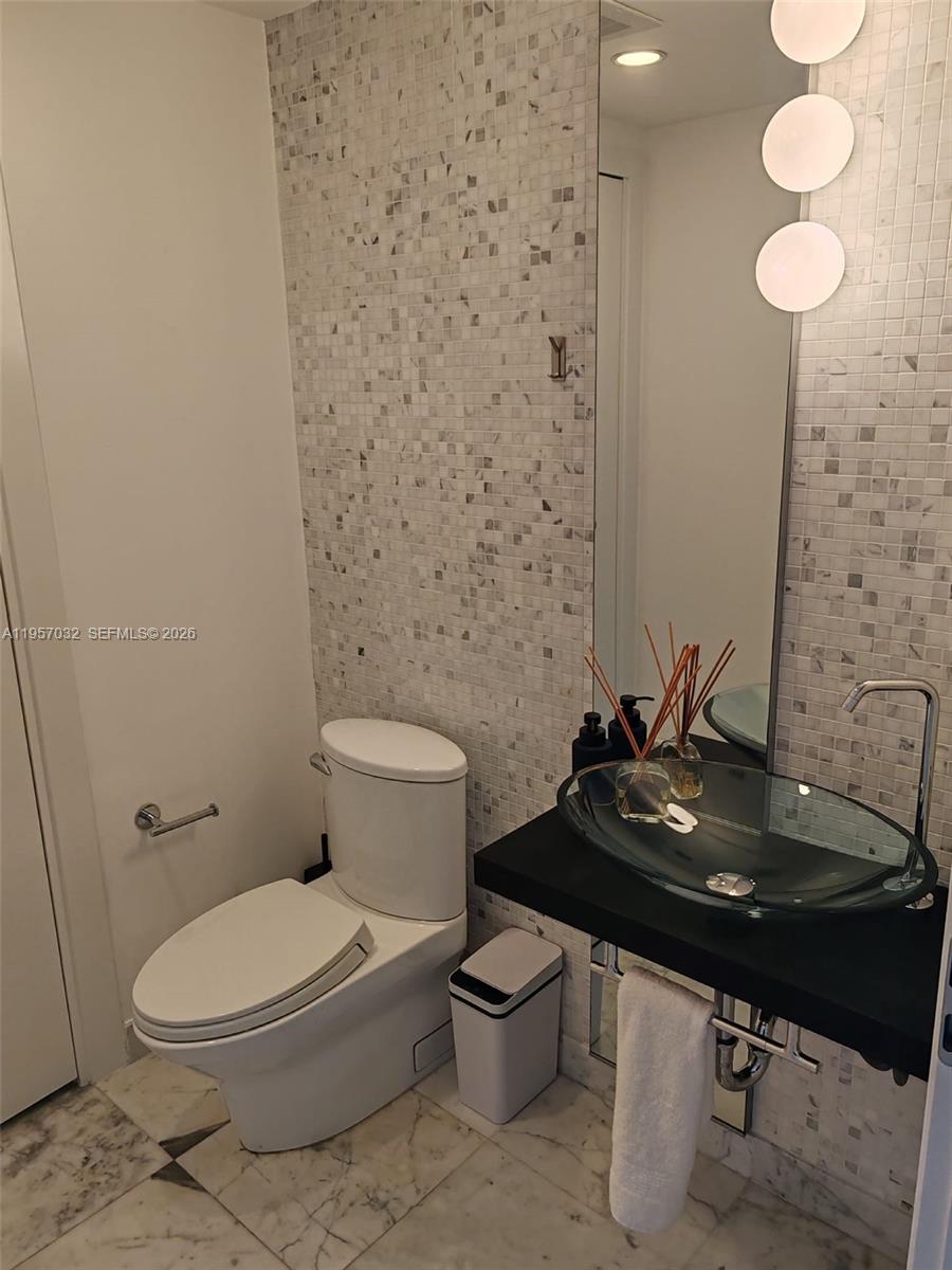 200 Biscayne Boulevard Way #3907, Miami FL 33131