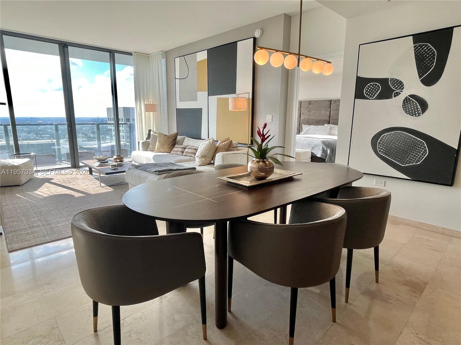 88 SW 7th St #2404, Miami FL 33130