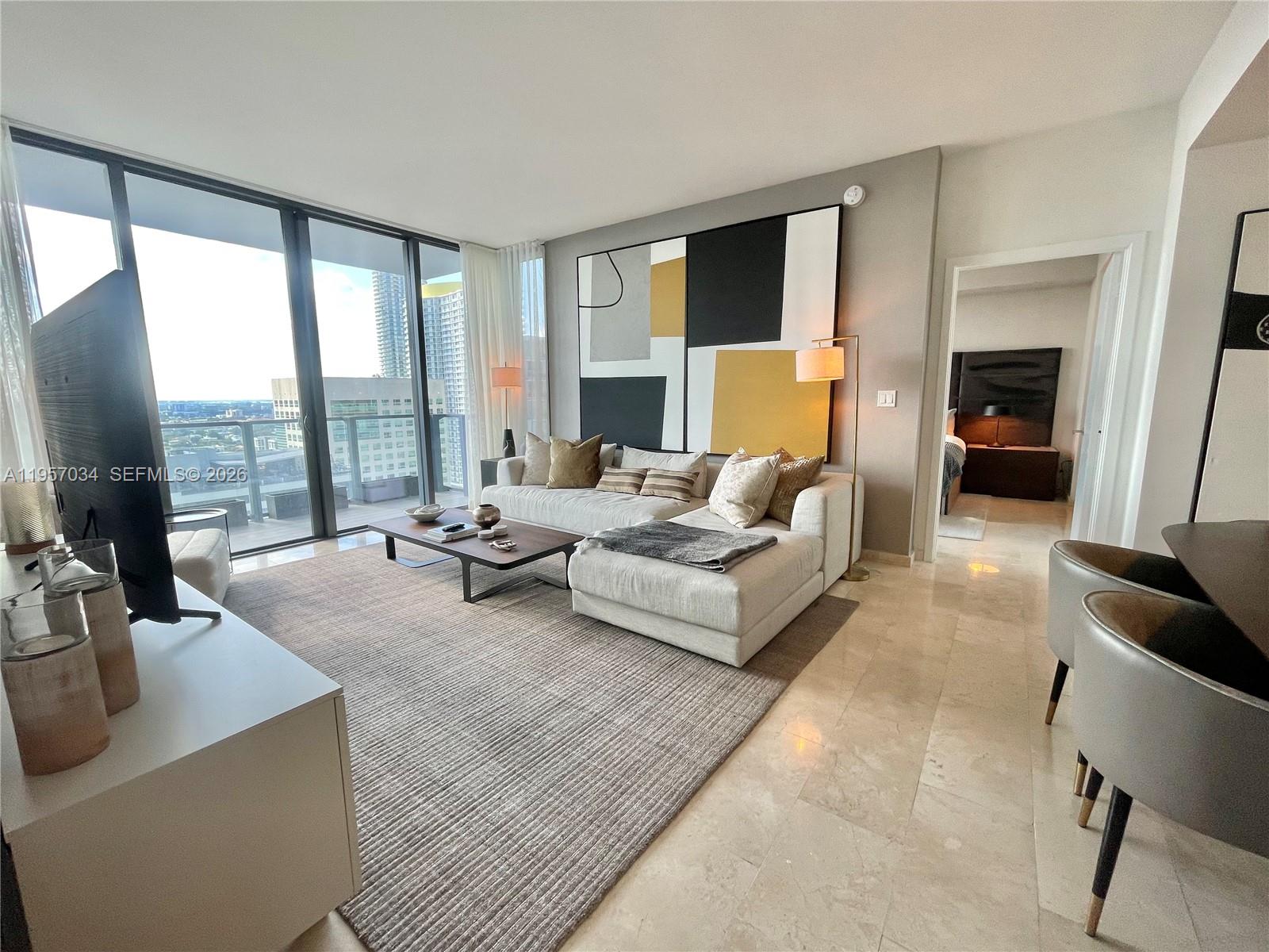 88 SW 7th St #2404, Miami FL 33130