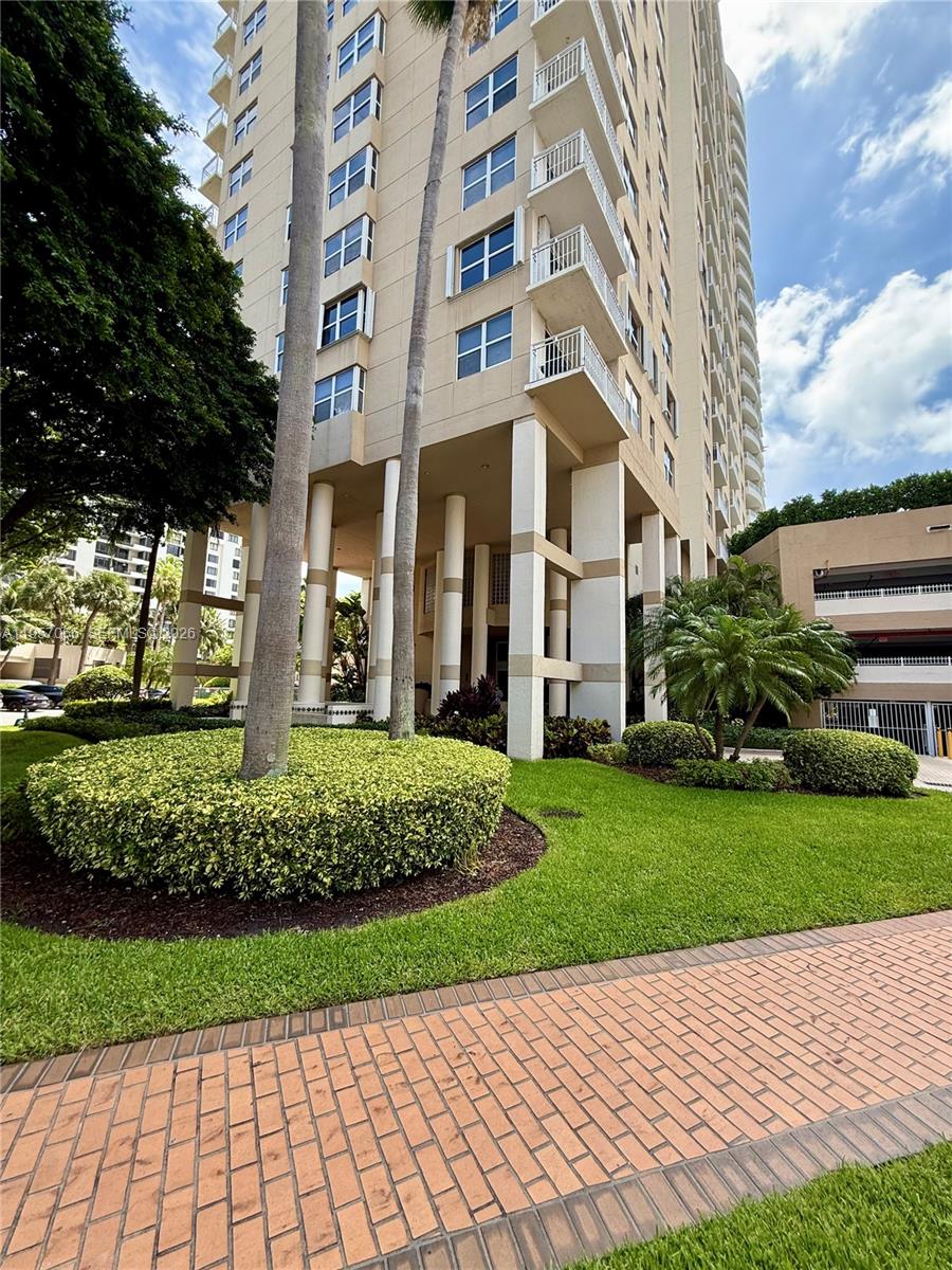 770 Claughton Island Dr #1503, Miami FL 33131