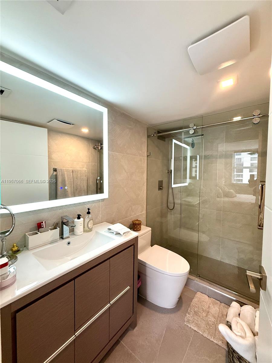 770 Claughton Island Dr #1503, Miami FL 33131
