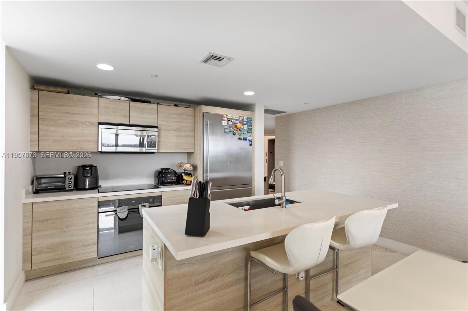 16385 Biscayne Blvd #1007, North Miami Beach FL 33160