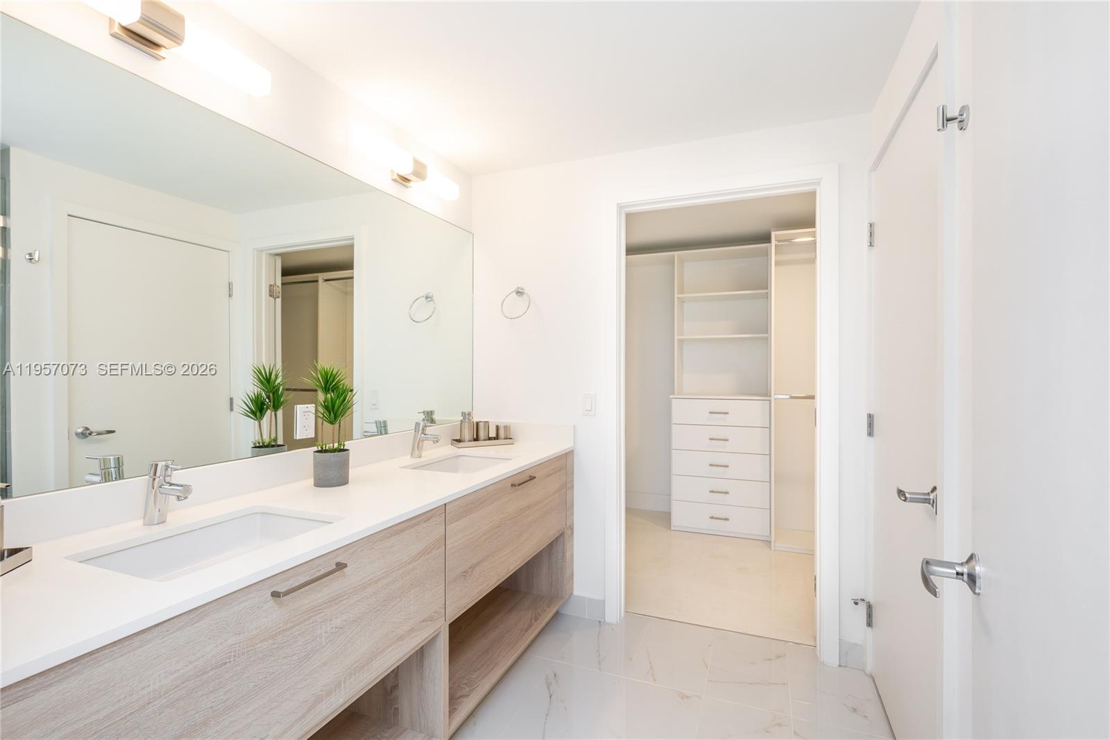 16385 Biscayne Blvd #1007, North Miami Beach FL 33160