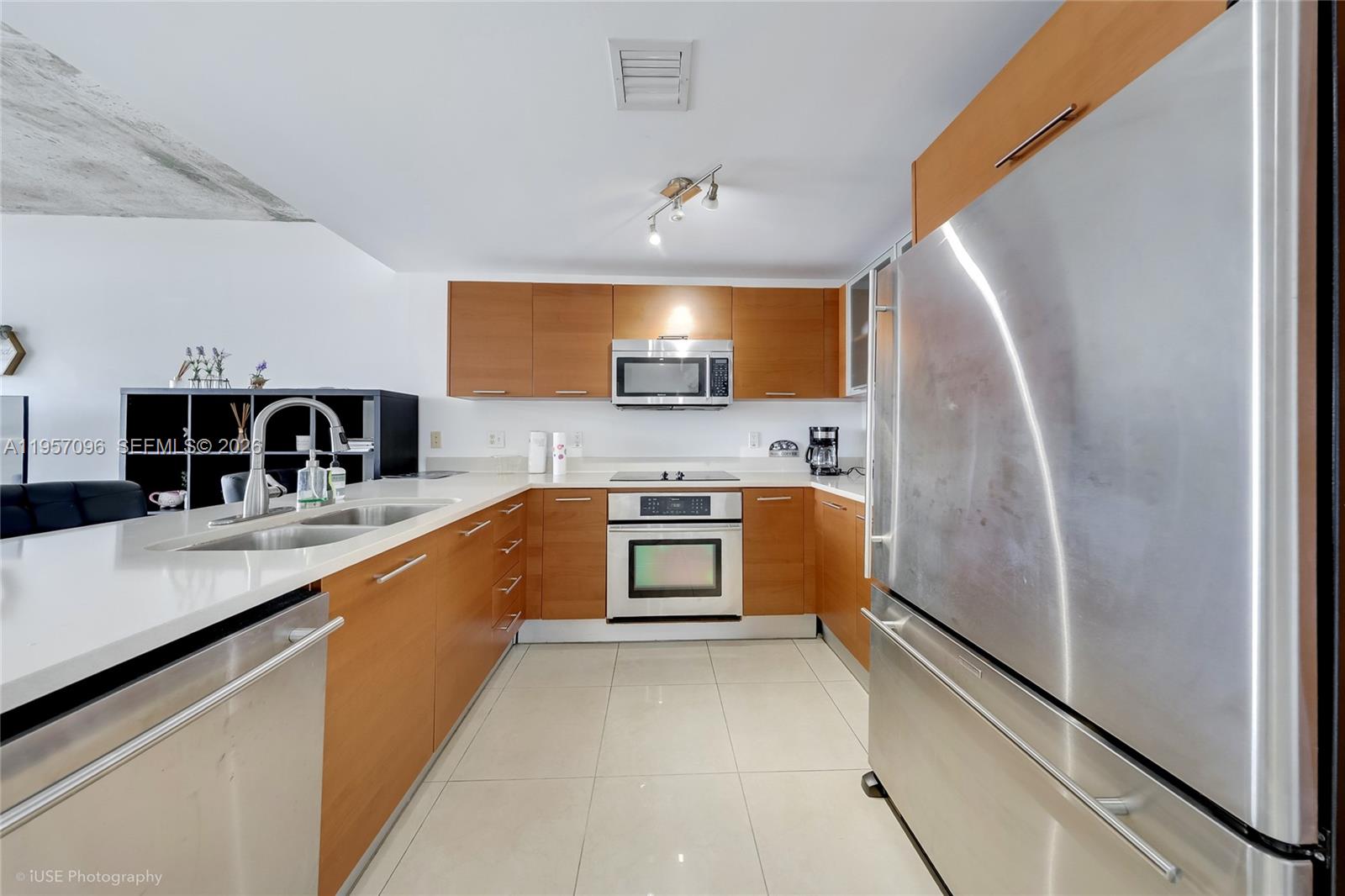 3250 NE 1st Ave #811, Miami FL 33137