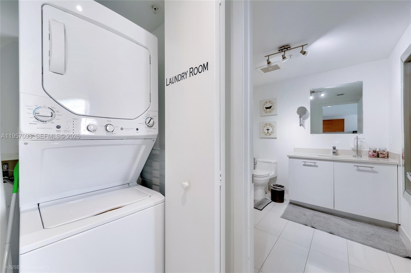 3250 NE 1st Ave #811, Miami FL 33137