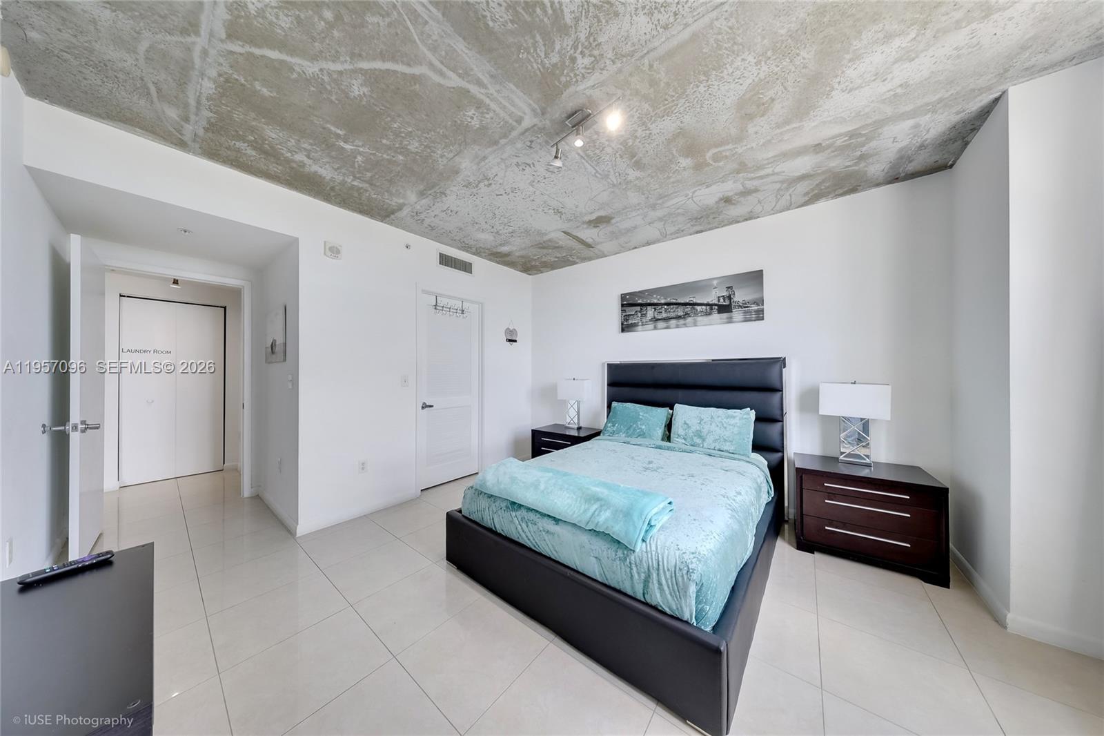 3250 NE 1st Ave #811, Miami FL 33137