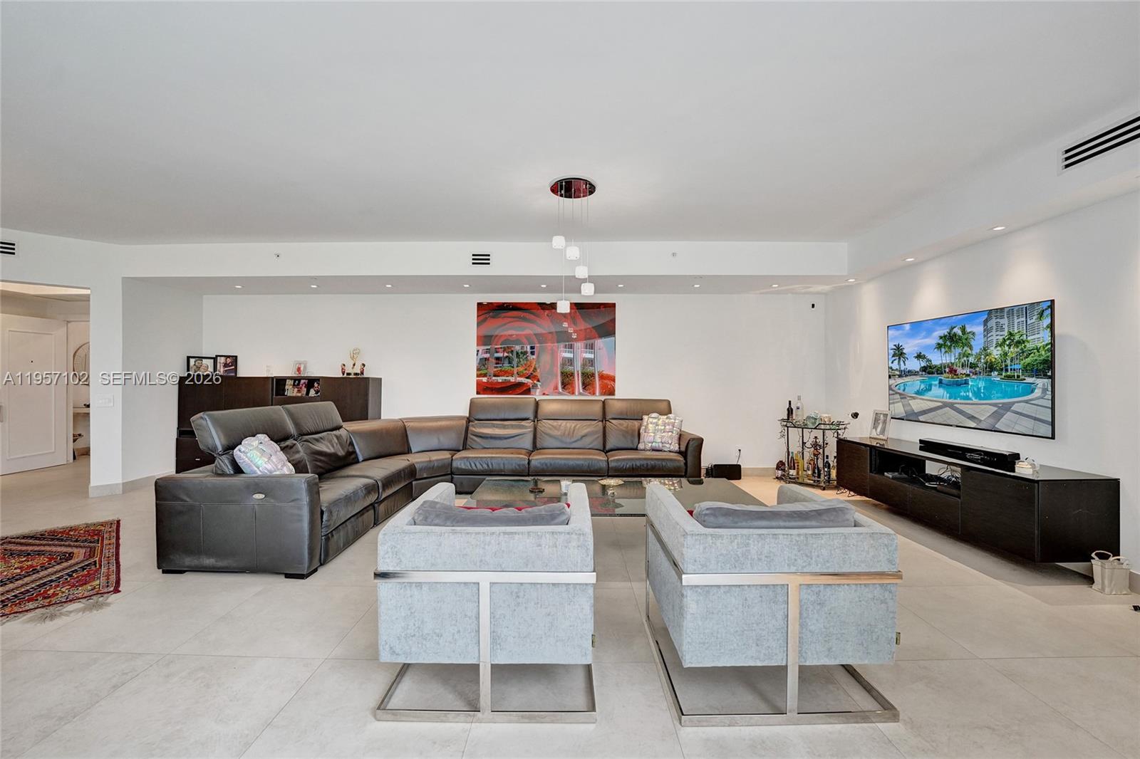 21200 Point Place #403, Aventura FL 33180