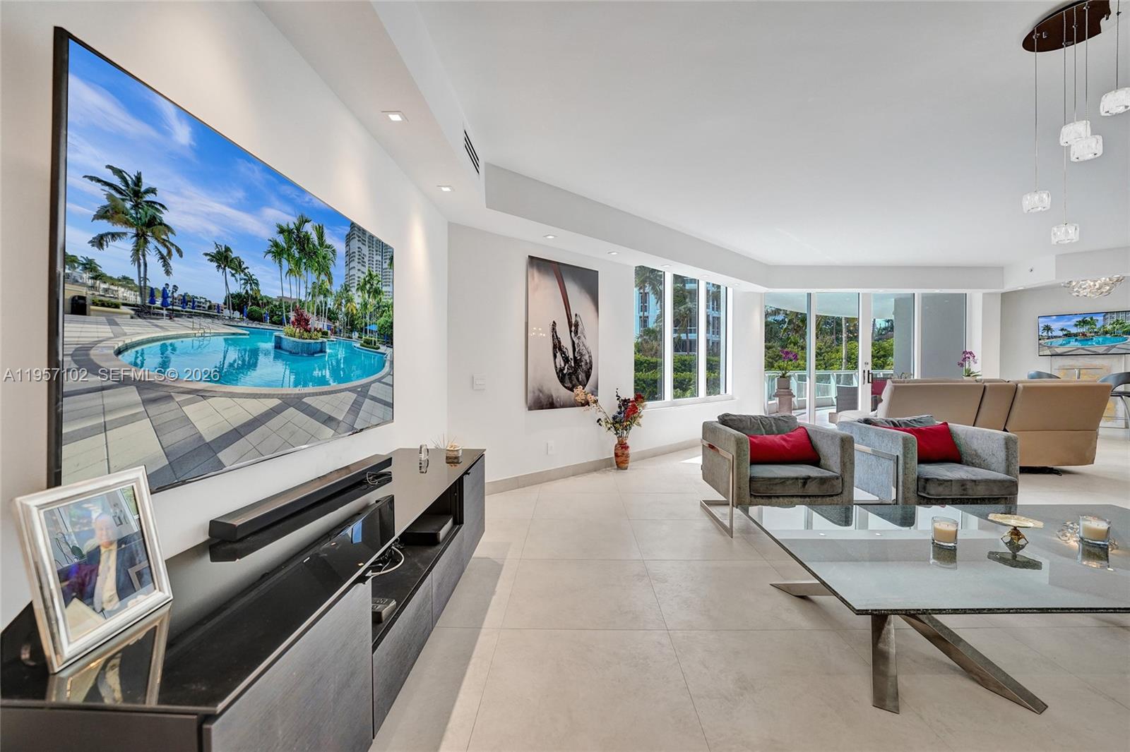 21200 Point Place #403, Aventura FL 33180