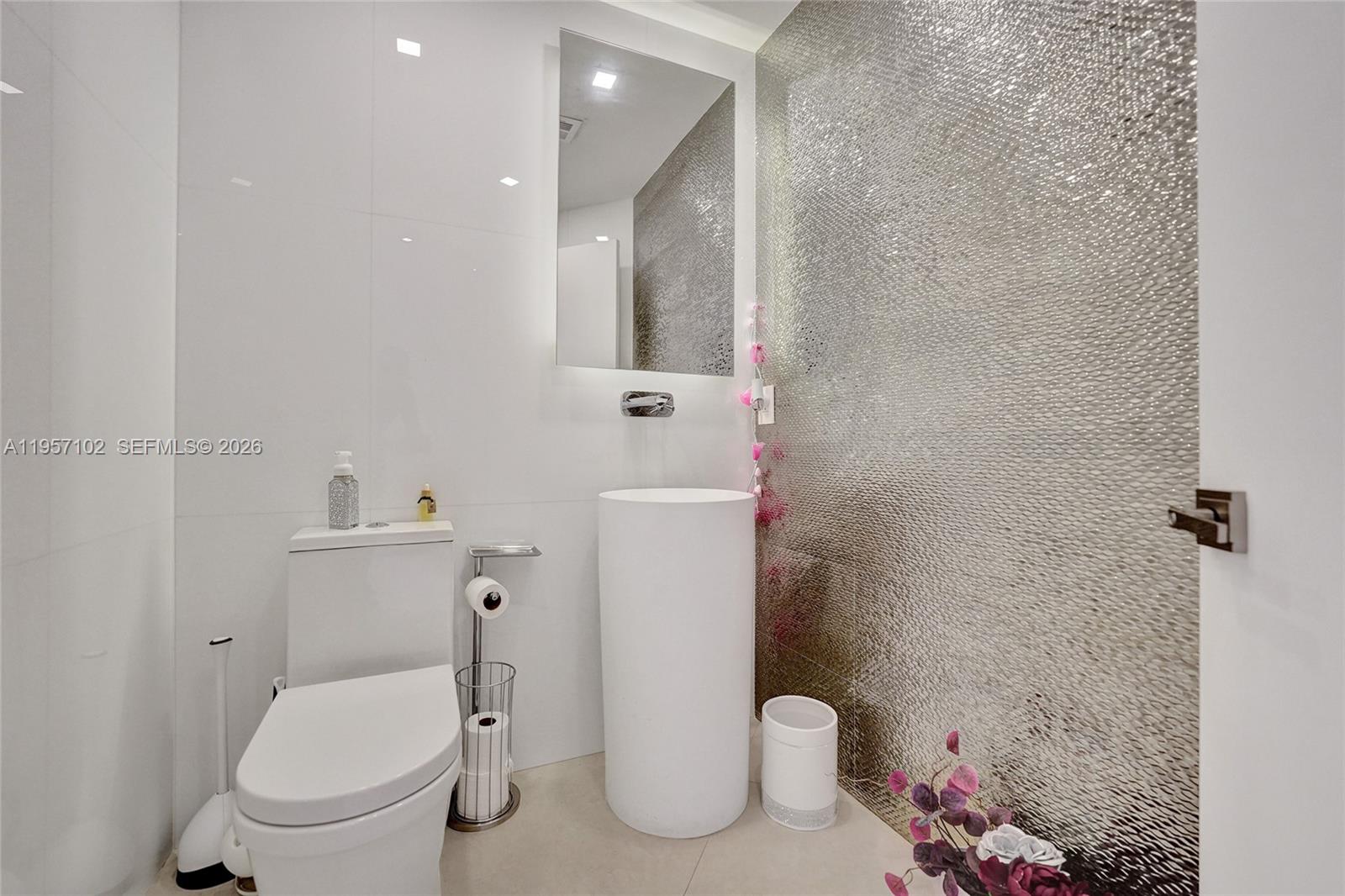 21200 Point Place #403, Aventura FL 33180