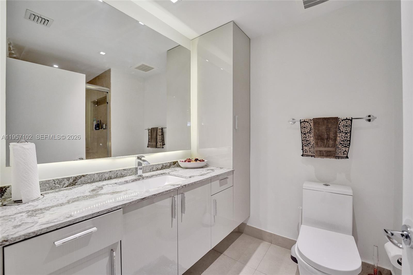 21200 Point Place #403, Aventura FL 33180