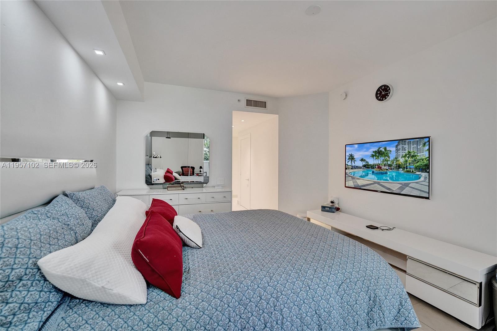 21200 Point Place #403, Aventura FL 33180