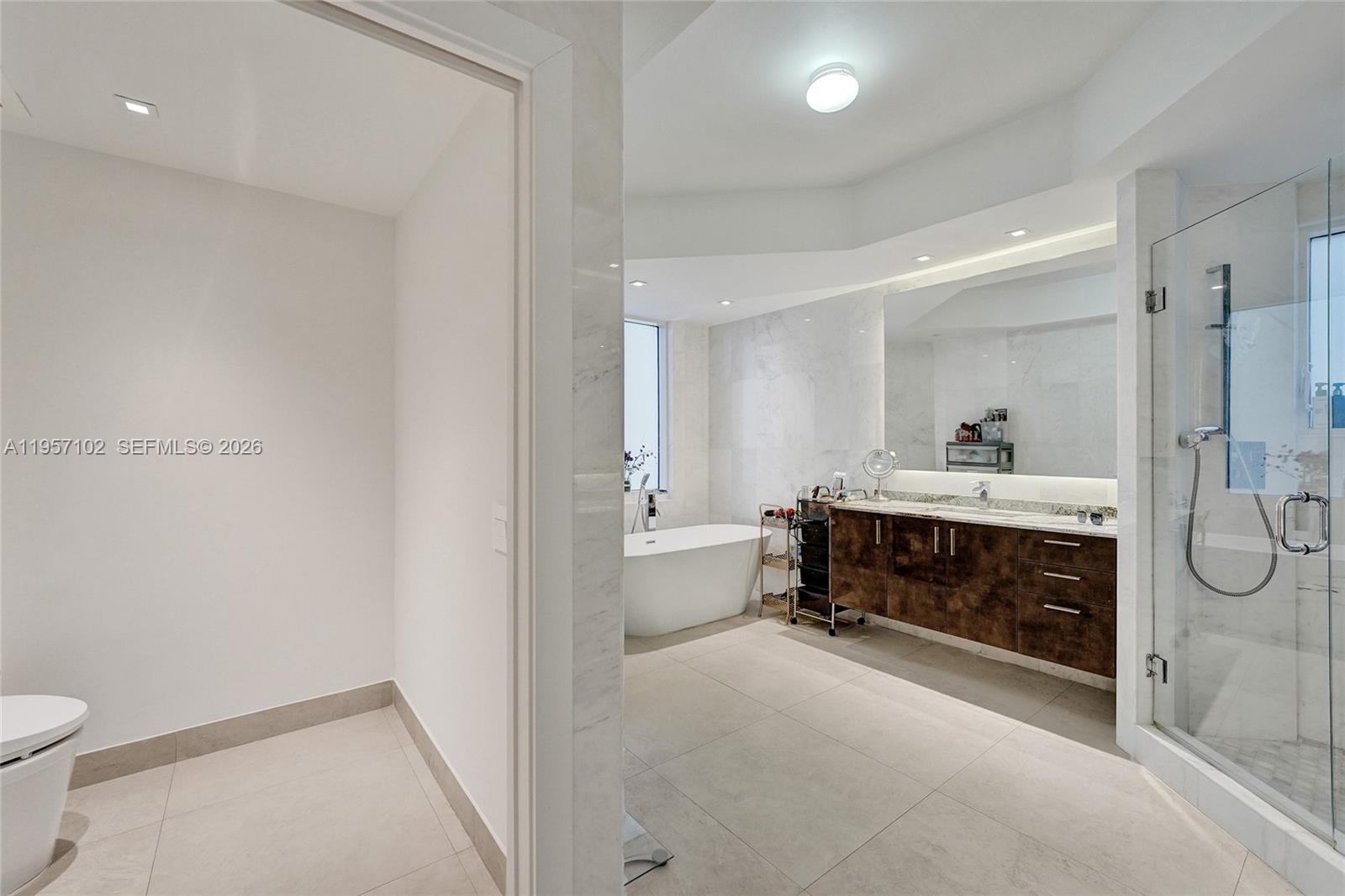 21200 Point Place #403, Aventura FL 33180