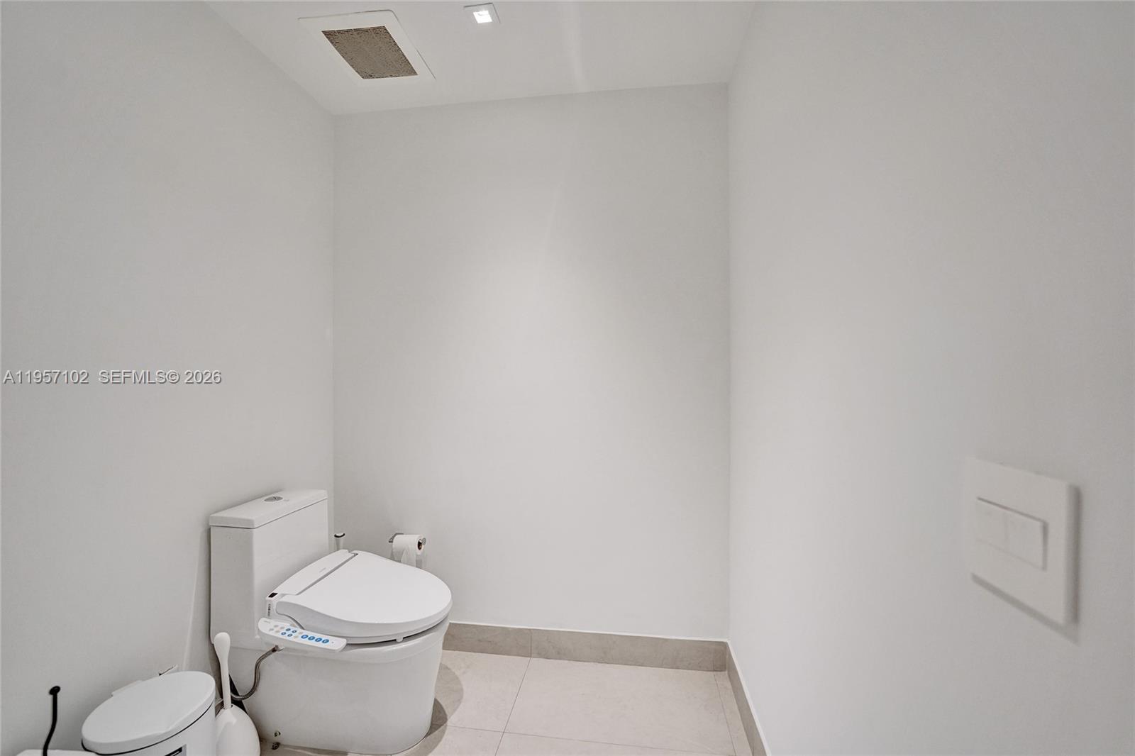21200 Point Place #403, Aventura FL 33180