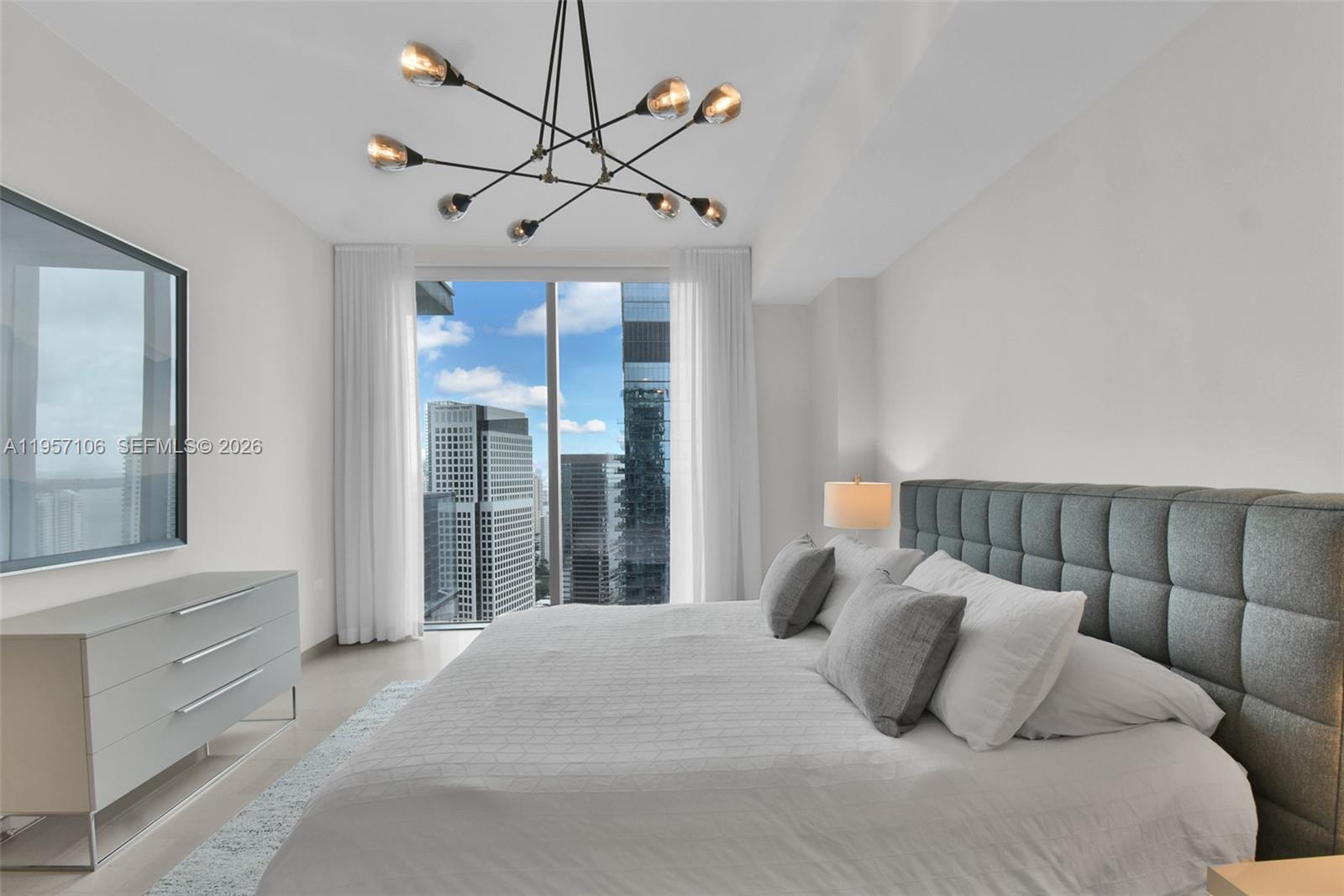 88 SW 7th St #3503, Miami FL 33130