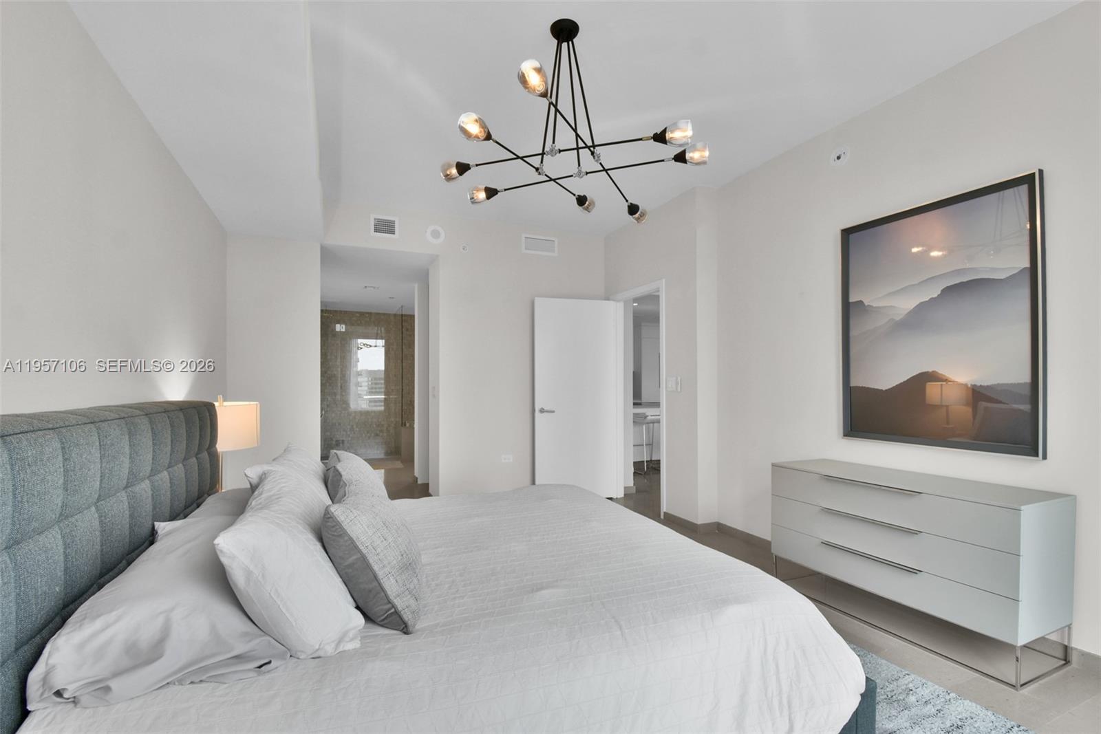 88 SW 7th St #3503, Miami FL 33130