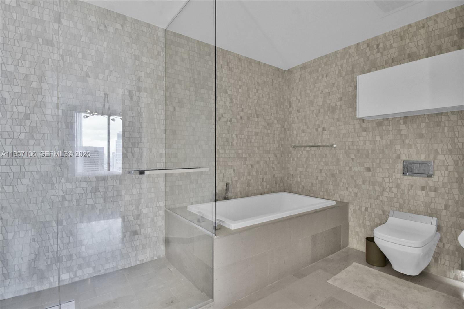 88 SW 7th St #3503, Miami FL 33130
