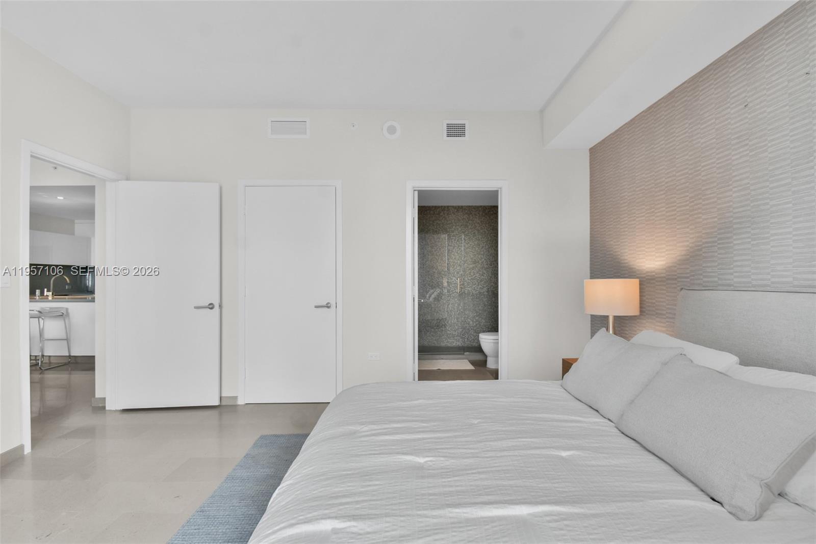 88 SW 7th St #3503, Miami FL 33130