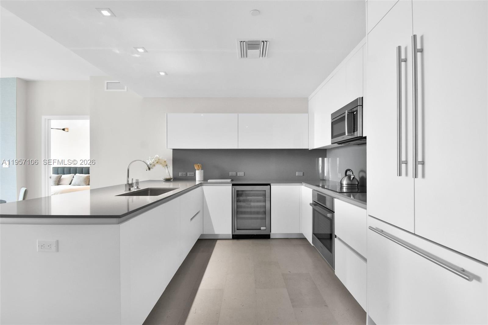 88 SW 7th St #3503, Miami FL 33130