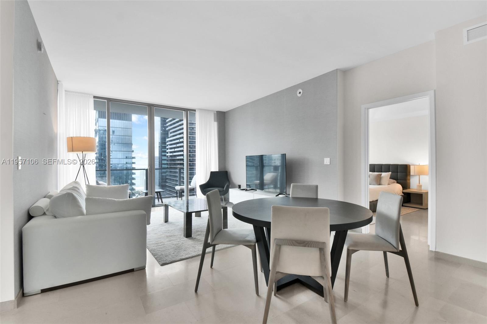 88 SW 7th St #3503, Miami FL 33130