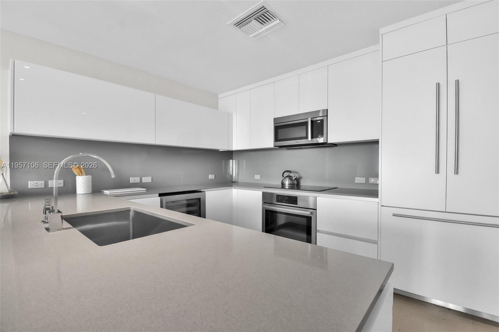 88 SW 7th St #3503, Miami FL 33130