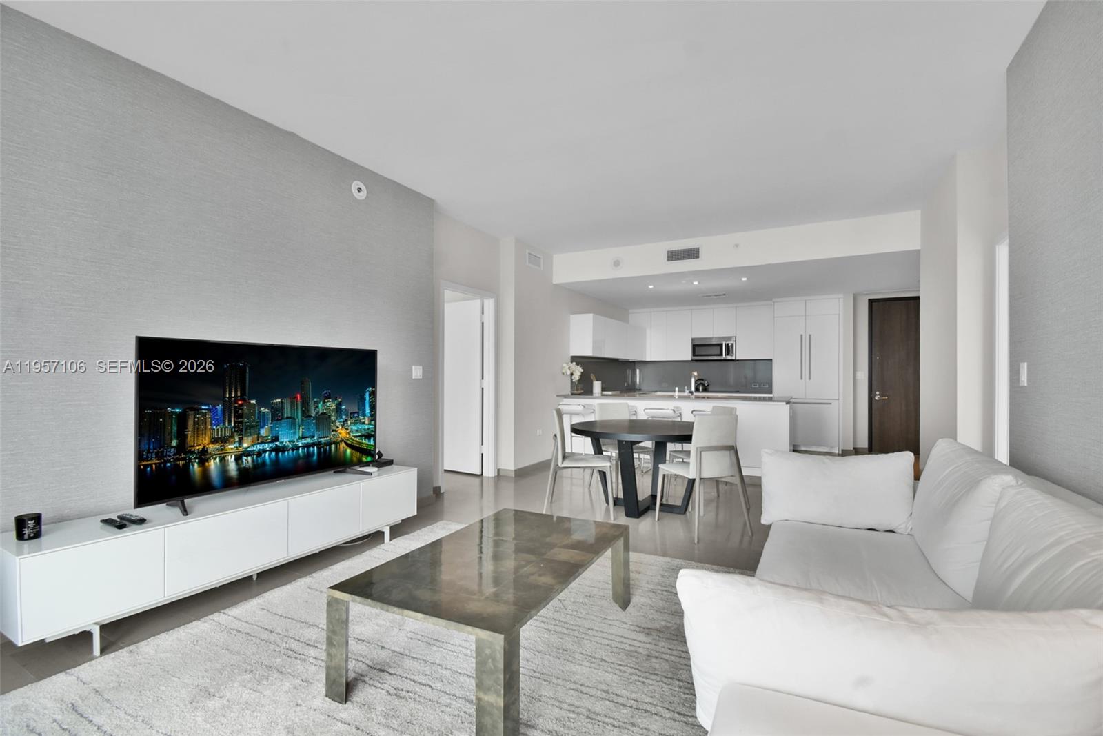 88 SW 7th St #3503, Miami FL 33130