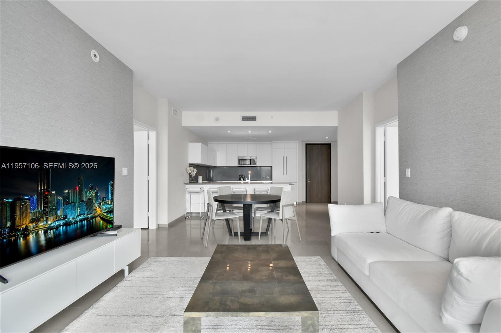 88 SW 7th St #3503, Miami FL 33130
