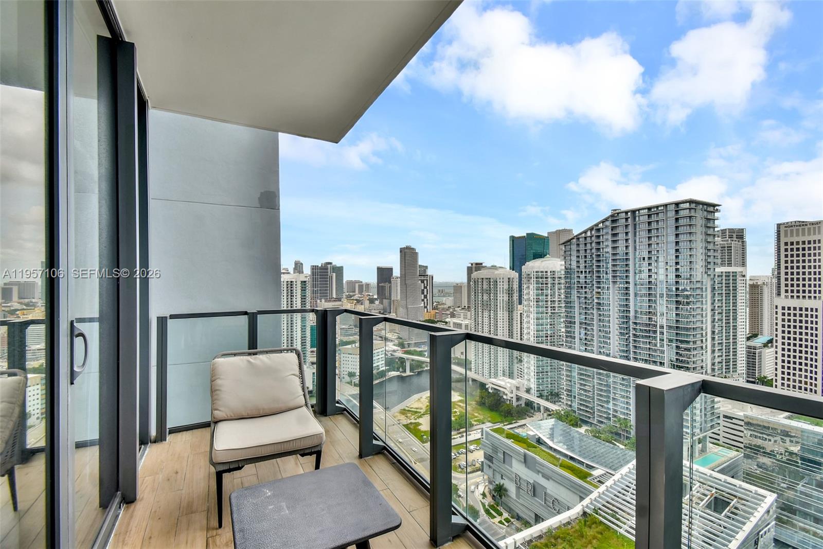88 SW 7th St #3503, Miami FL 33130