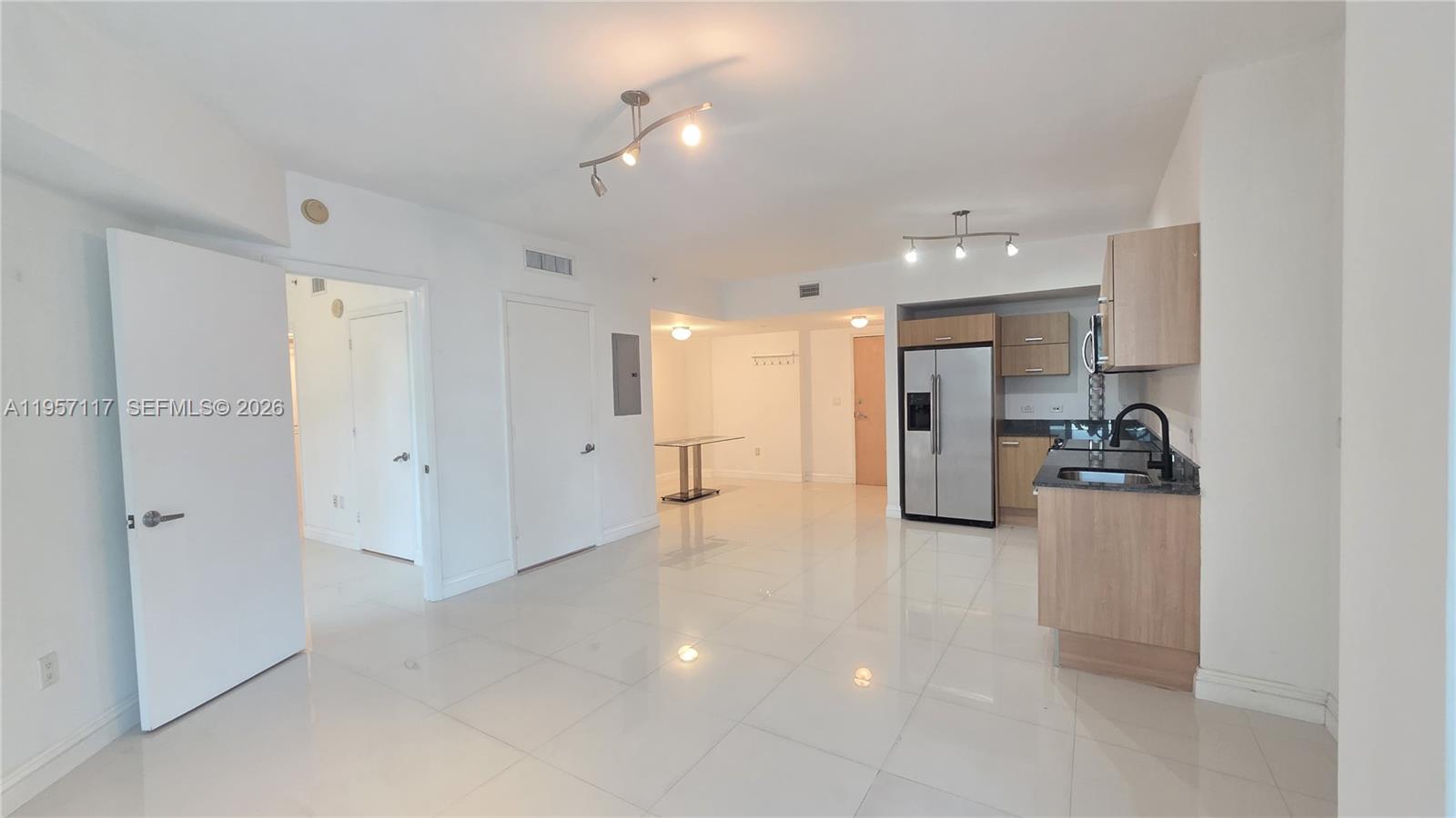 350 S Miami Ave #2308, Miami FL 33130