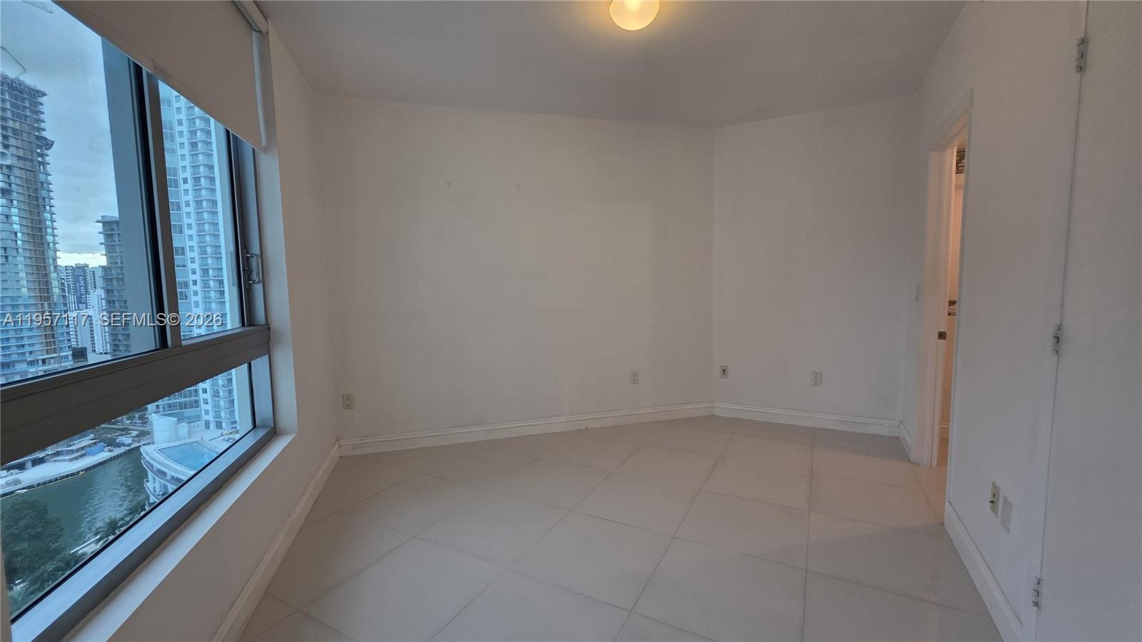 350 S Miami Ave #2308, Miami FL 33130