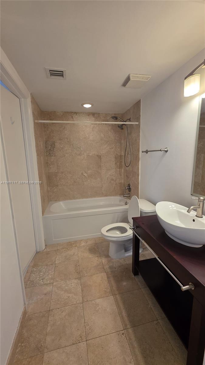 350 S Miami Ave #2308, Miami FL 33130