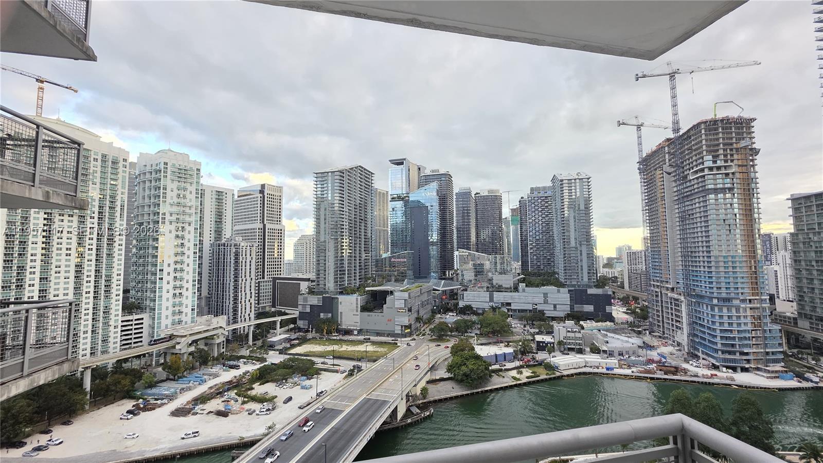350 S Miami Ave #2308, Miami FL 33130