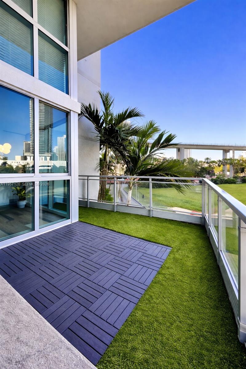 90 SW 3rd St #TH300A, Miami FL 33130