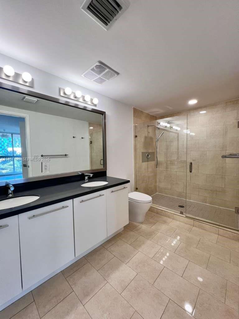 90 SW 3rd St #TH300A, Miami FL 33130