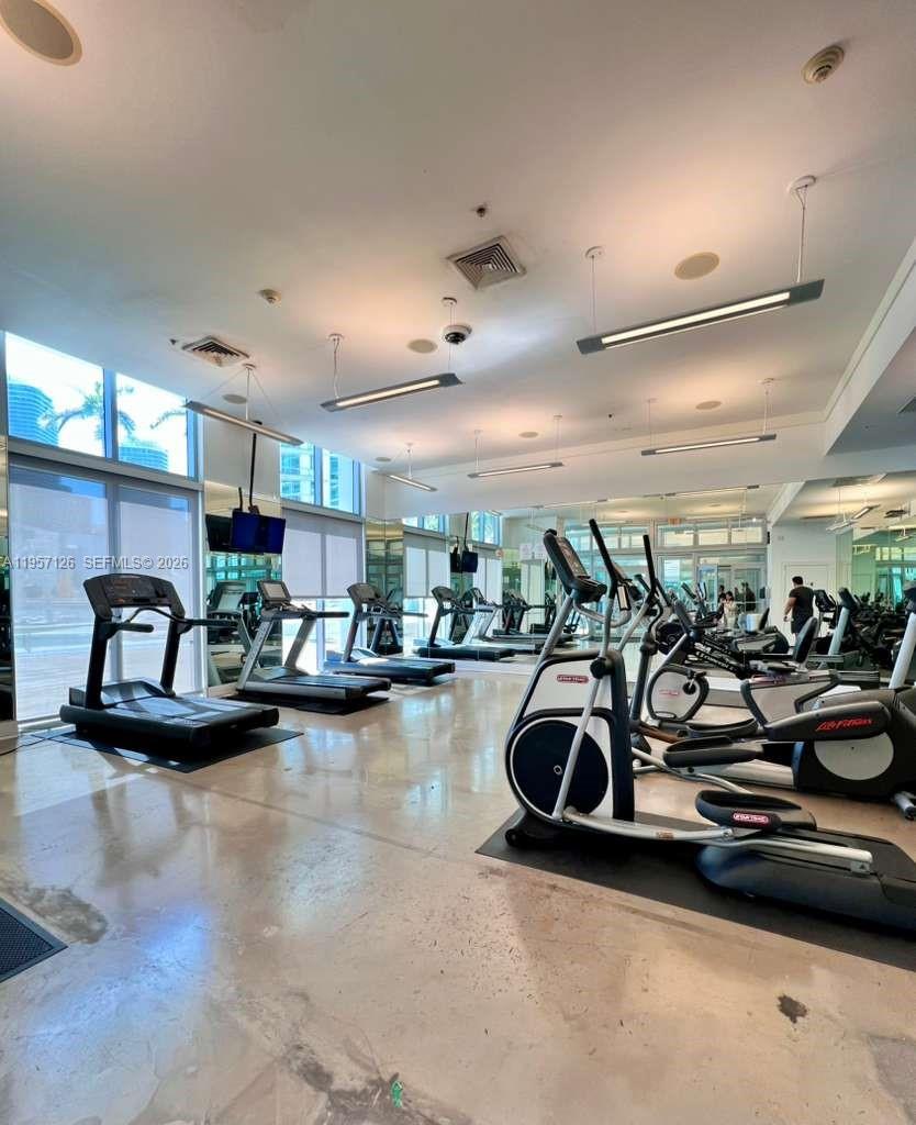 90 SW 3rd St #TH300A, Miami FL 33130
