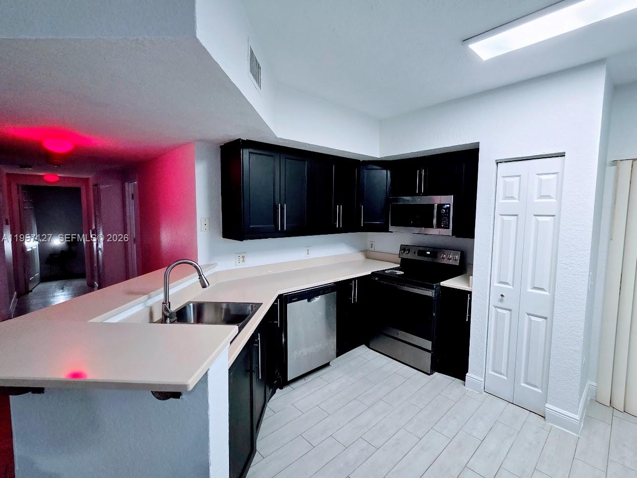 North Lauderdale FL 33068 - A11957127