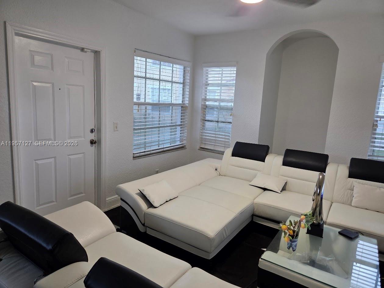 North Lauderdale FL 33068 - A11957127