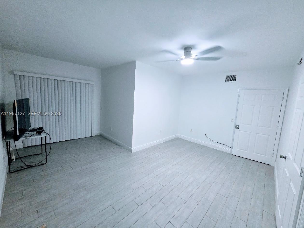 North Lauderdale FL 33068 - A11957127