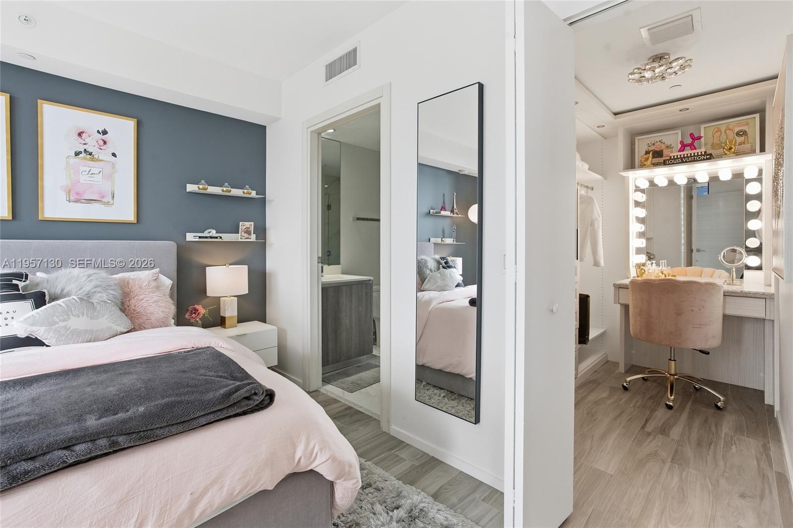 801 S Miami Ave #4202, Miami FL 33130