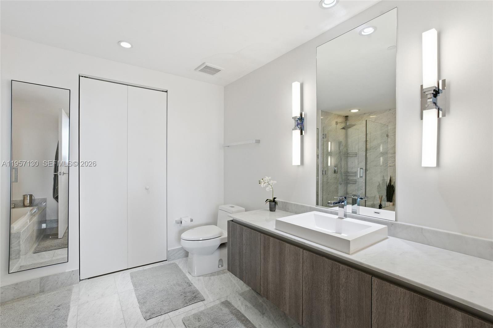 801 S Miami Ave #4202, Miami FL 33130