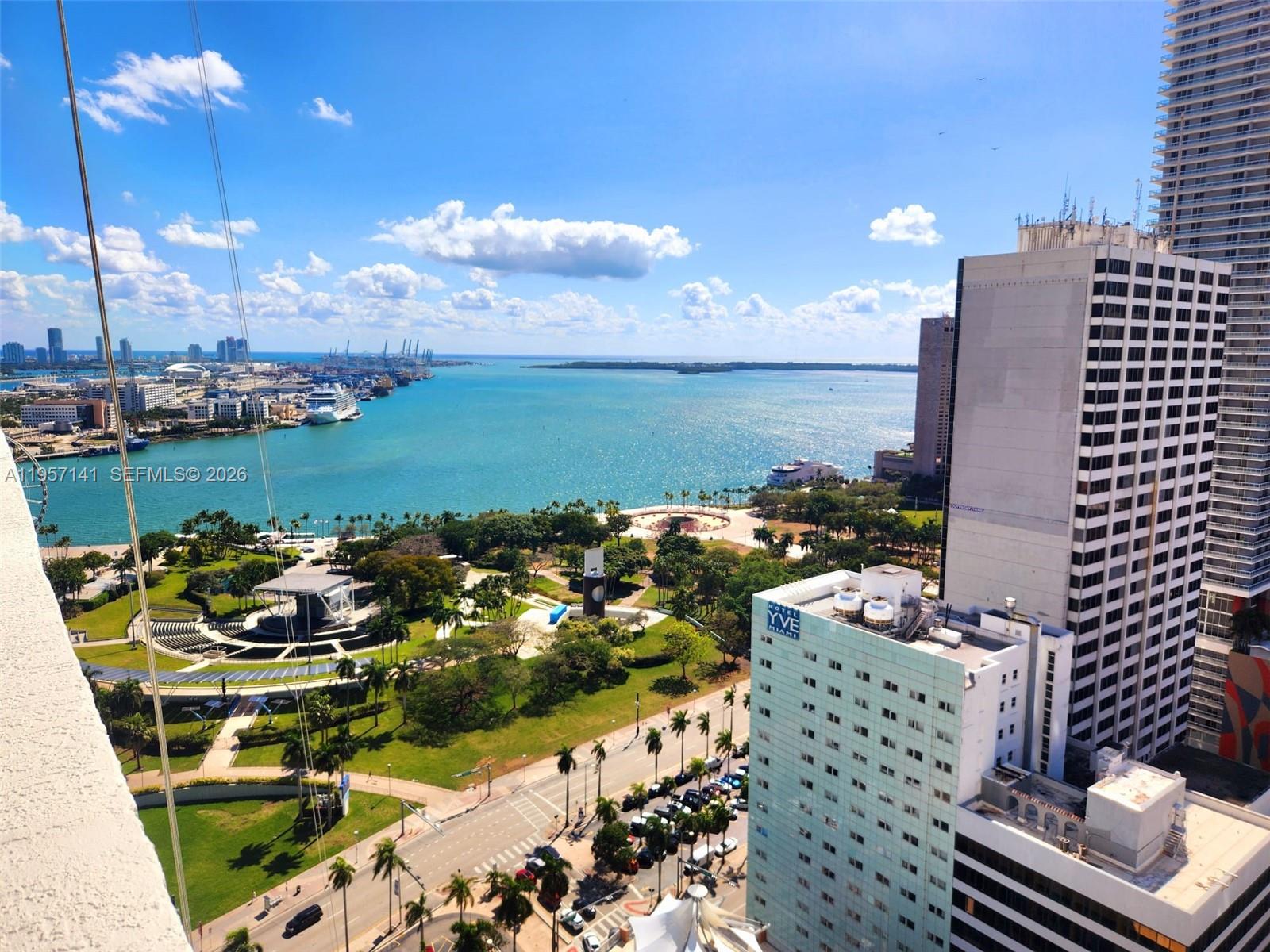 244 Biscayne Blvd #2809, Miami FL 33132