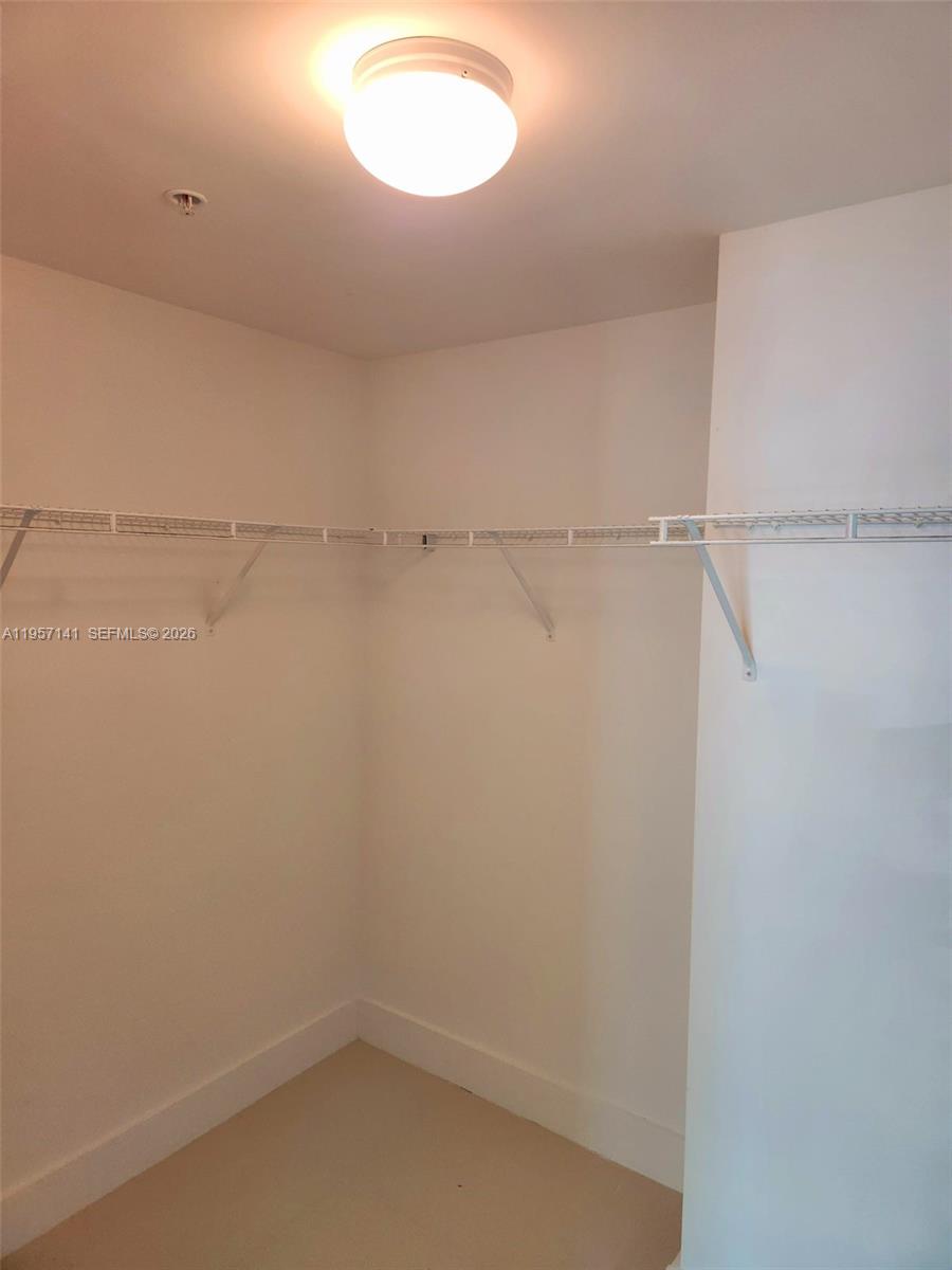 244 Biscayne Blvd #2809, Miami FL 33132