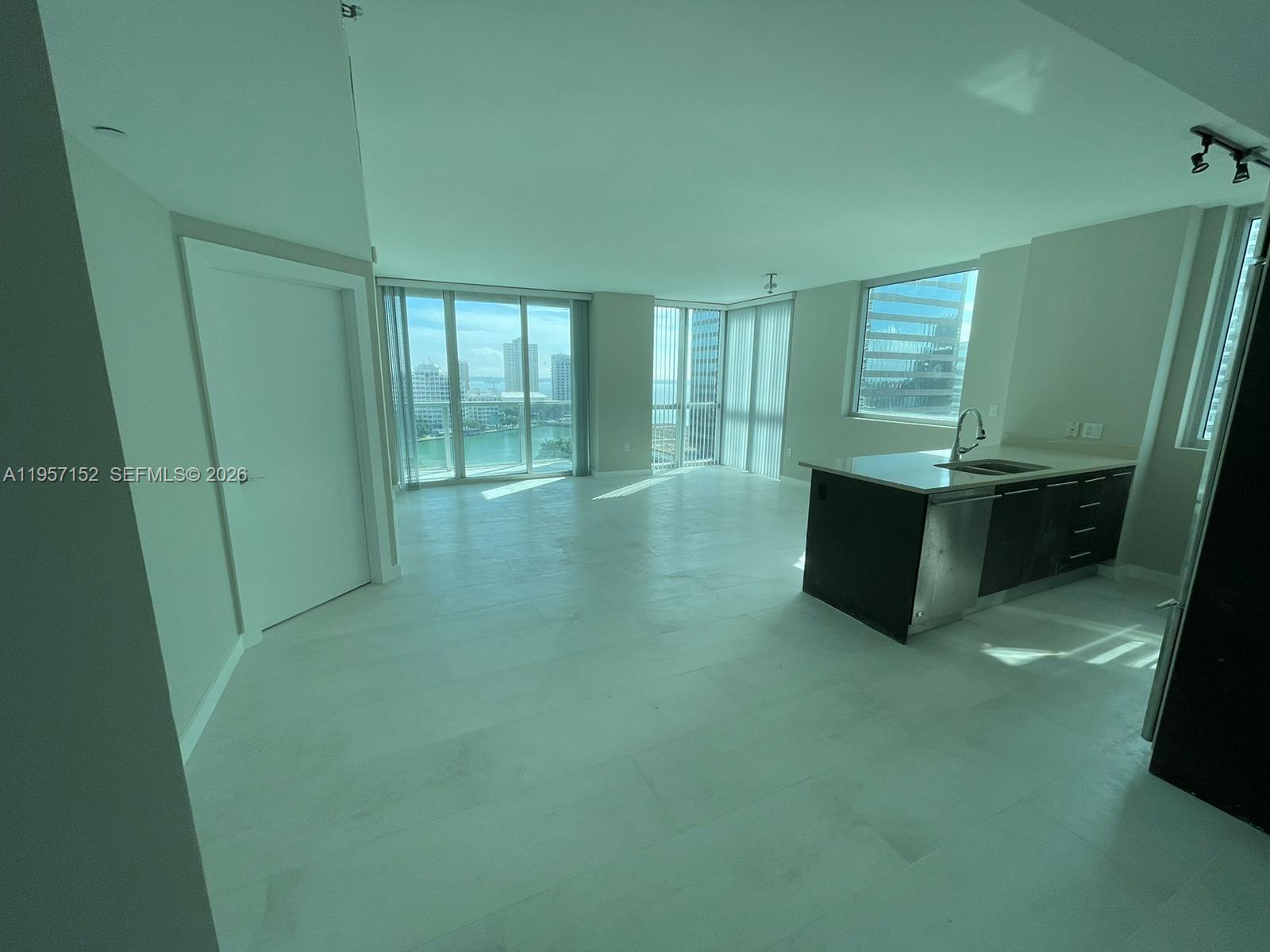 500 Brickell Ave #1602, Miami FL 33131