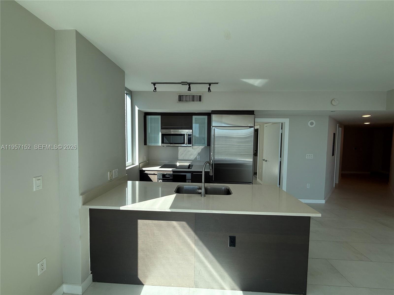 500 Brickell Ave #1602, Miami FL 33131