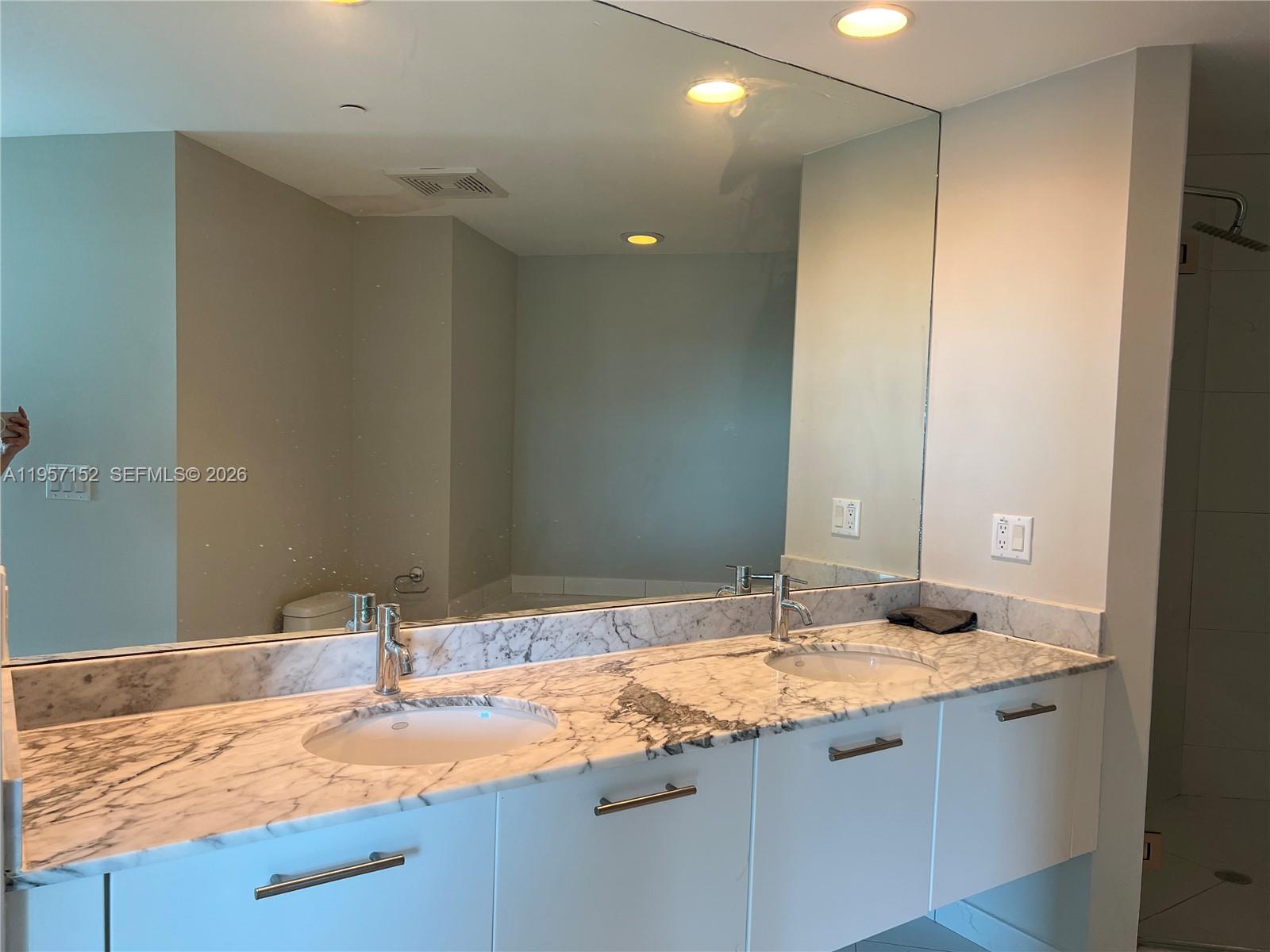 500 Brickell Ave #1602, Miami FL 33131
