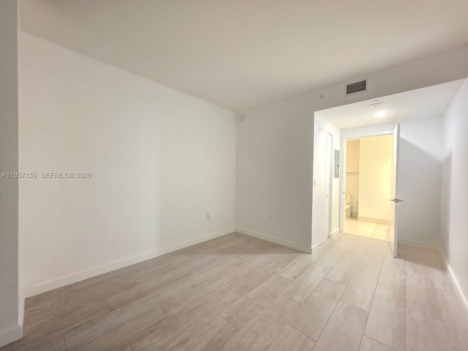 55 SW 9th St #1409, Miami FL 33130