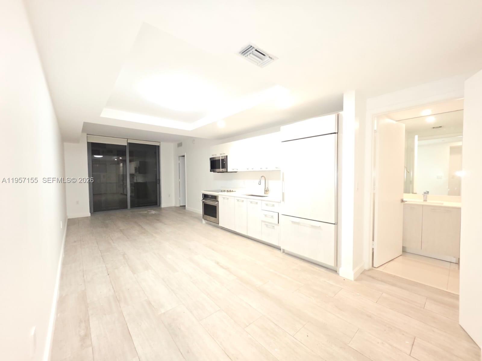 55 SW 9th St #1409, Miami FL 33130