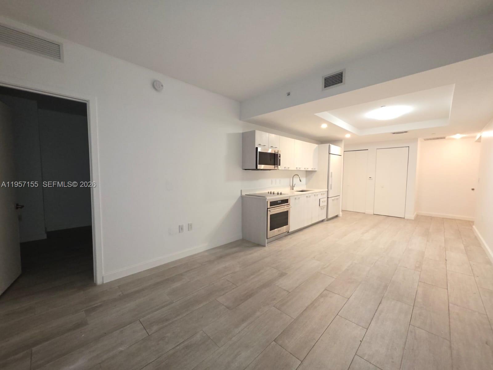 55 SW 9th St #1409, Miami FL 33130