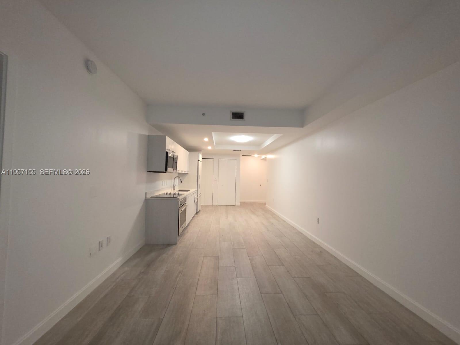55 SW 9th St #1409, Miami FL 33130